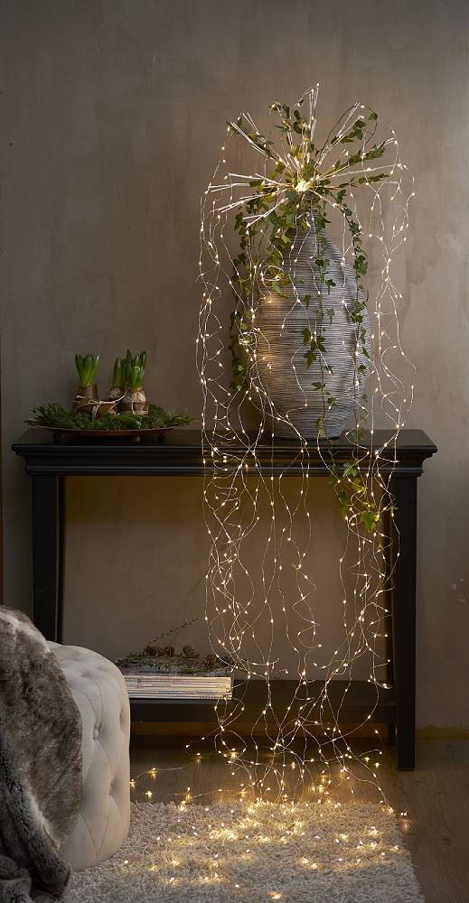 LED Lichterbouquet Dew Drops - 720 Warmweiße LEDs An Unsichtbarem Schwarzem Draht | 300 Cm Kabel
