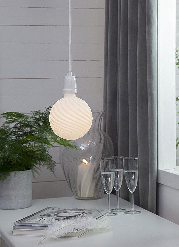 Textilsladd m. brytare 5m med E27 porslinssockel