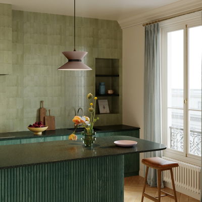 Lampskärm Clessidra i Ash Arenal elegant jordton med midjeband i Antracit