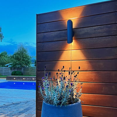 Vägglampa Wally Antacit 2x5W 350lm 3000K LightsOn Garden Plug & Play