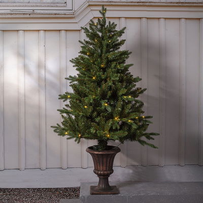 Julgran Byske med LED och kruka 120cm Julgran Byske med LED och kruka 120cm