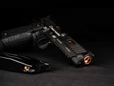 STI Combat Master Kolsyrepistol 4,5mm BB - High Performance Pistol