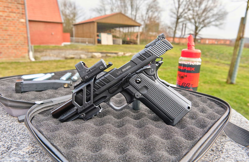 UX Stratix CO2 Pistol 4,5mm BB (Licensfri, 18 år)