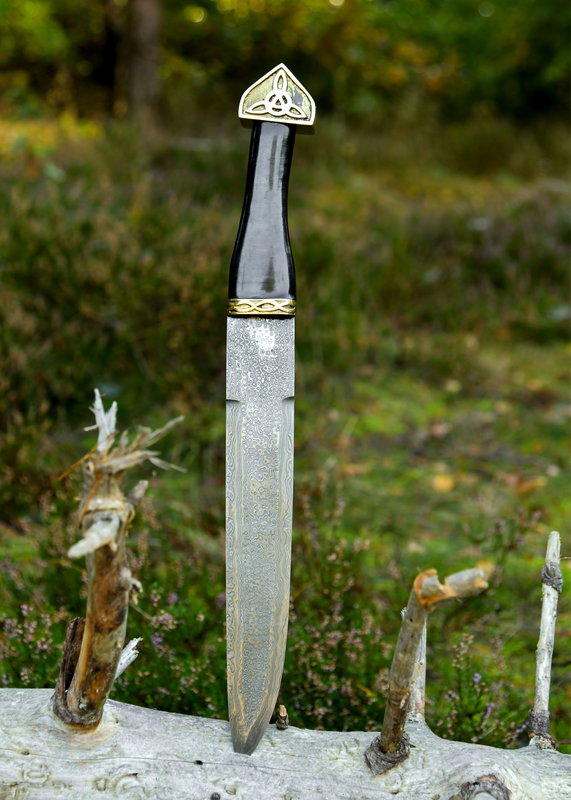 Viking Kniv med Damskus Stål från 800-talet