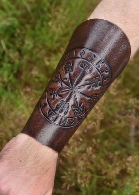 Armskydd i Läder Med Vegvisir Mönster