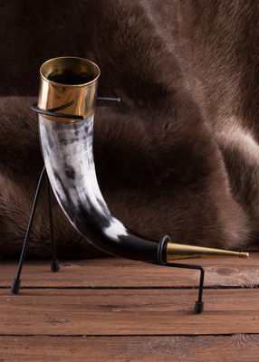 Vikingahorn med Mässingsbeslag och Stativ