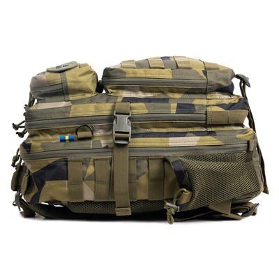 M90 Assault ryggsäck svenskt cammo + 1st svensk militärflagga