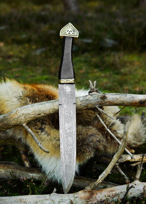 Viking Kniv med Damskus Stål från 800-talet