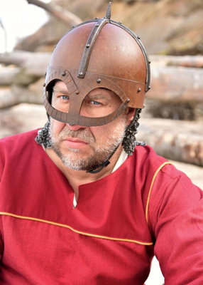 Gjermundbu Viking hjälmen med nitad aventail, 2 mm stål