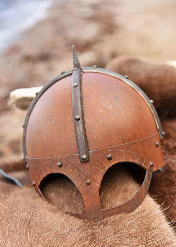 Gjermundbu Viking hjälmen med nitad aventail, 2 mm stål