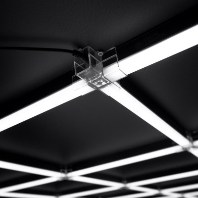 IVON BLACKOUT Cone LED Garagebelysning Svart 243x484cm
