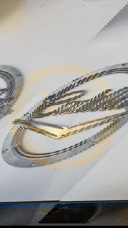 Cadillac 8" Högtalargaller