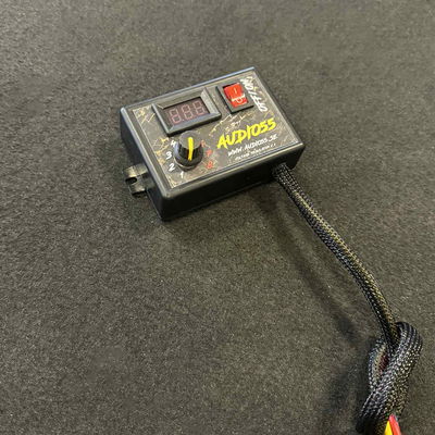 Ställbar regulator med brytare.