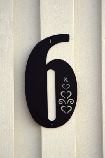 Fasadsiffra Hjärtespira , svart  eller vit