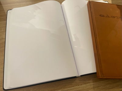 Gästbok - Omslag av renskinn från Idre Sameby