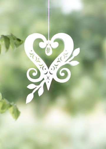 Hängsmycke - Sofiahjärtat vit - En hyllning till Prinsessan Sofia