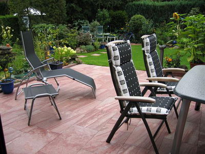 Flammade plattor av Älvdalskvartsit lämpliga för uteplats