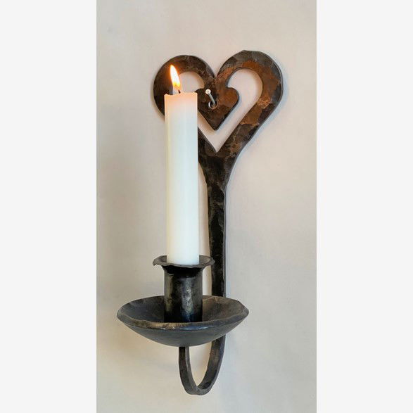 Vägglampett "Hjärta" i smide för kronljus