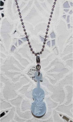 Charm - Violin with gourd engraving