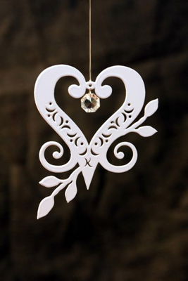 Hängsmycke - Sofiahjärtat vit - En hyllning till Prinsessan Sofia