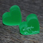 Ohrringe mit Herz aus Plexi mit Kurbitsgravur