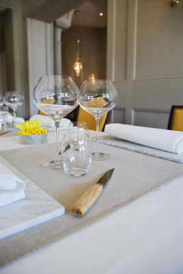 Exklusiv steakkniv i masurbjörk 2 alternativt 4-pack i presentförpackning