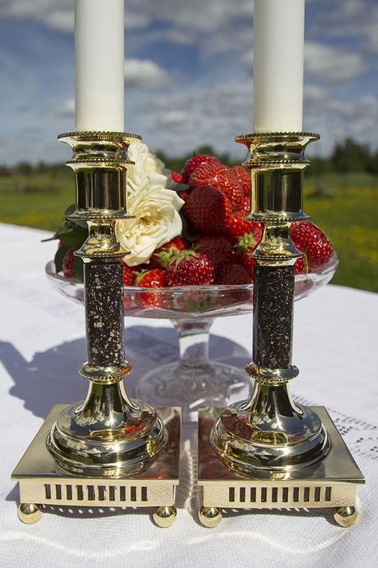 Exklusiv ljusstake i mässing och blybergsporfyr, höjd 180 alt 230 mm