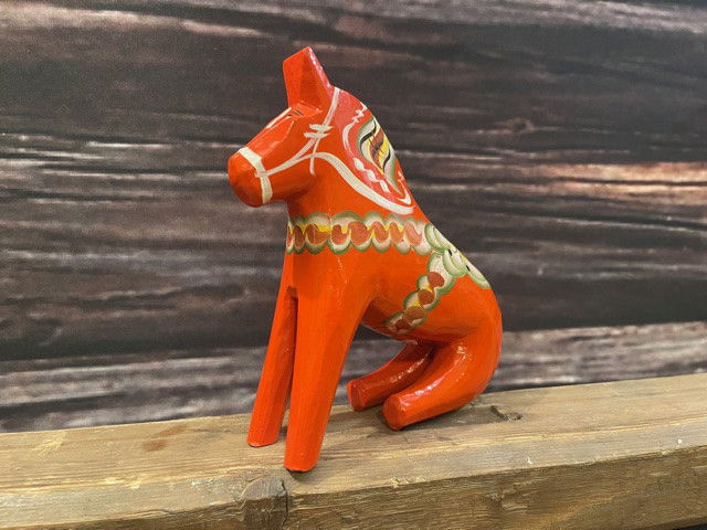 Den sittande dalahästen