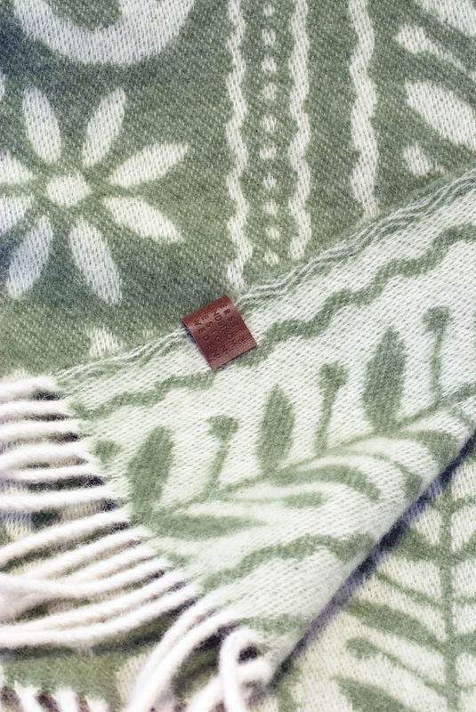 Pläd - "Anno 1862" mönster från handtryckt tapet från Dalarna