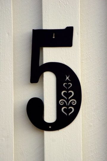 Fasadsiffra Hjärtespira , svart  eller vit