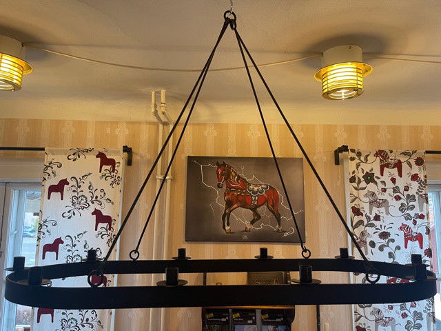 Ljuskrona i linoljebränt järnsmide 10 ljus