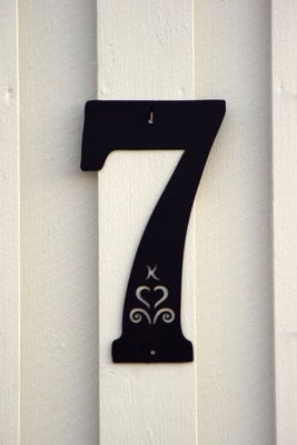 Fasadsiffra Hjärtespira , svart  eller vit