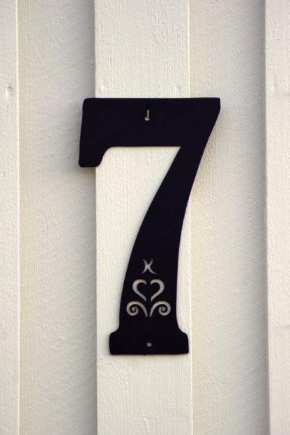 Fasadsiffra Hjärtespira , svart  eller vit