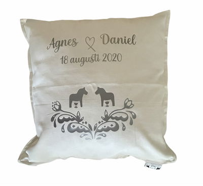 Kärlekskudden - kuddfodral 50x50 cm för dop, student och bröllop