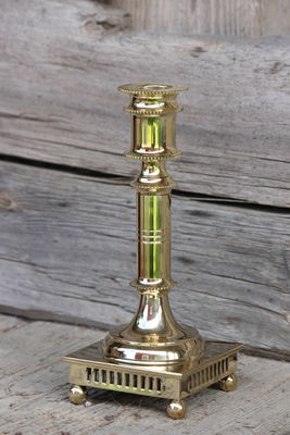 Ljusstake i mässing , höjd 180 mm