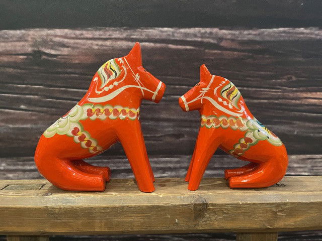 Den sittande dalahästen