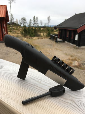 Bush Craft Survival, Black