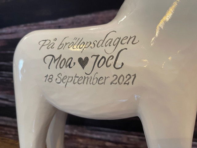 Dalahäst - Högtidshästen (Välj till egen text för exempelvis dop och bröllop!)