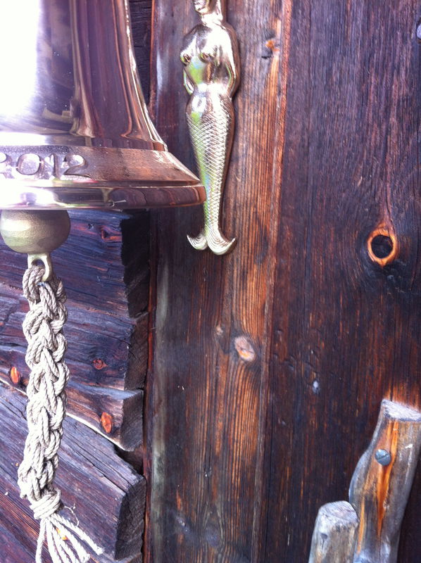 Skeppsklocka höjd 22cm diameter 22cm