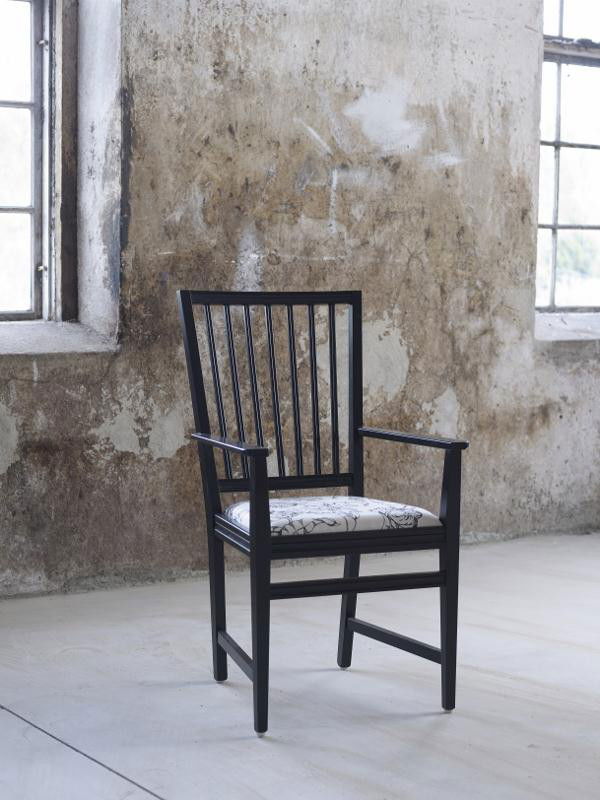  Dalhalla med karm, klädd sits