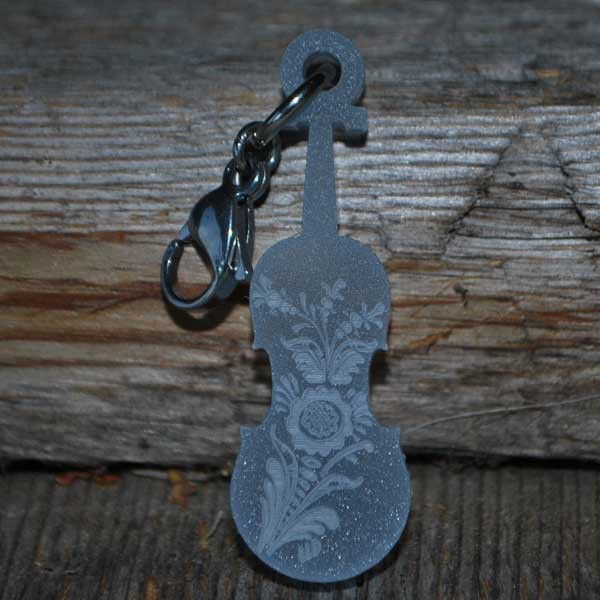 Charm - Violin with gourd engraving
