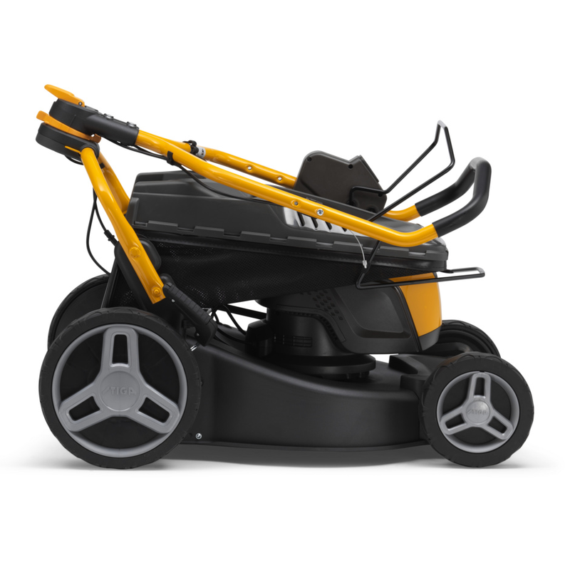 Stiga självgående batteridriven gräsklippare med uppsamlare Combi 548e S kit