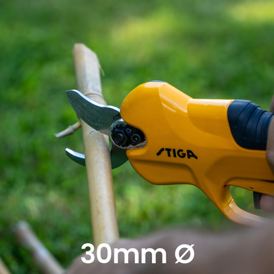 Stiga batteridriven sekatör och såg SP 100e Kit