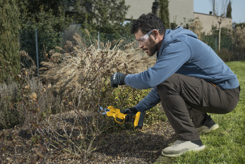 Stiga batteridriven  sekatör SC 100e Kit