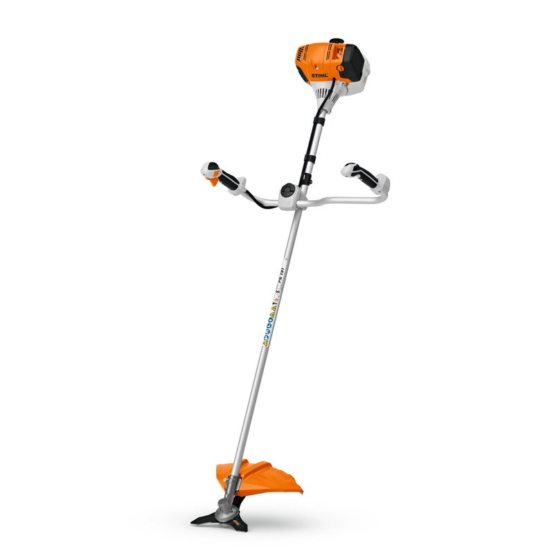STIHL FS 131 bensindriven röjsåg – kraftfull 4-MIX med komplett utrustning