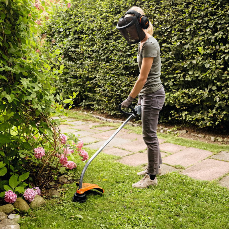 STIHL FS 38 bensindriven trimmer – smidig och effektiv