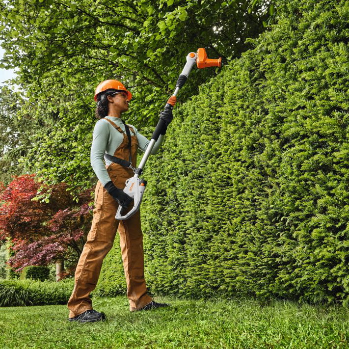 STIHL HLA 40 – Batteridriven stånghäcksax för höga häckar och buskar