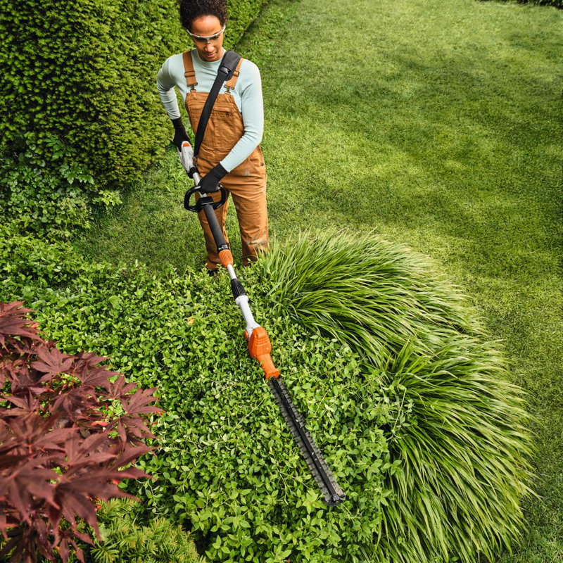 STIHL HLA 40 – Batteridriven stånghäcksax för höga häckar och buskar