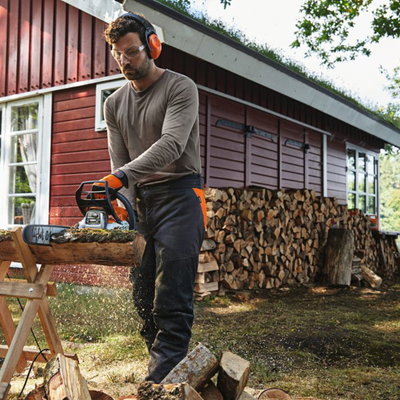 STIHL MS 182 C-BE – lätt och kraftfull motorsåg för tomt och trädgård