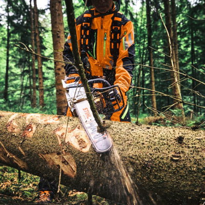 STIHL MS 300 C-M – kompakt och kraftfull motorsåg för professionellt skogsarbete